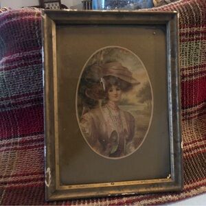Vintage Lady’s Pictute